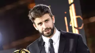 El diario británico The Sun  fue el encargado de compartir imágenes de la joven con la que estaría saliendo Gerard Piqué