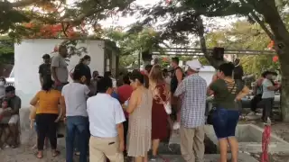 Vecinos exigin al alcalde Pablo Gutiérrez Lazarus, que deje de comercializar el agua a empresas y atienda las necesidades de las familias