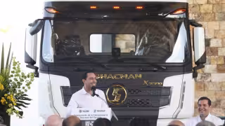 El gobernador, Mauricio Vila inauguró la primera planta armadora de Shacman en Yucatán