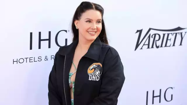 Lana Del Rey agradeció en su discurso a sus fans, a la crítica y a sus mánagers