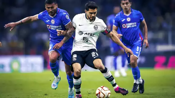 América viene de atrás y derrota al Cruz Azul, que se queda con un hombre menos en el Clásico Joven del Torneo Clausura 2023 de la Liga MX América viene de atrás y derrota al Cruz Azul, que se queda con un hombre menos en el Clásico Joven del Torneo Clausura 2023 de la Liga MX