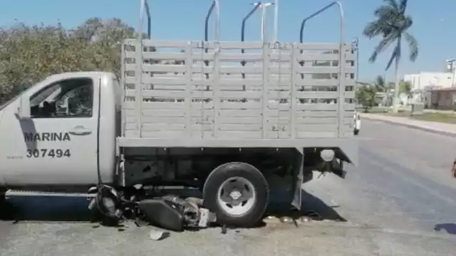 El repartidor terminó con heridas leves en el cuerpo