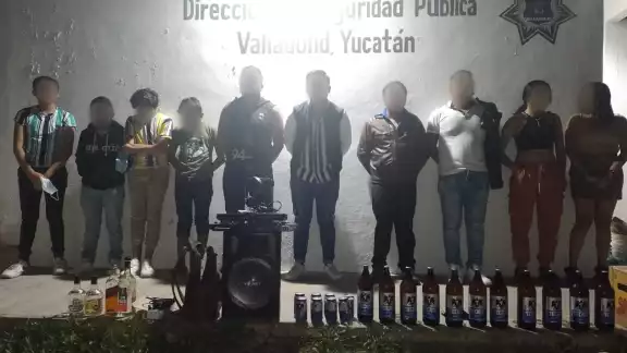En un predio de la colonia Fernando Novelo se detuvo a ocho hombres y dos mujeres que organizaron un evento al cual acudieron más de 100 personas En un predio de la colonia Fernando Novelo se detuvo a ocho hombres y dos mujeres que organizaron un evento al cual acudieron más de 100 personas