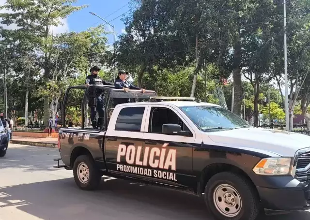 Madrugada de escándalo en parque principal de José María Morelos
