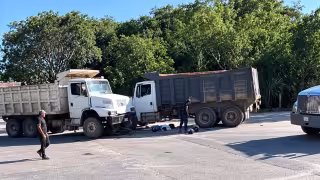 Muere motociclista tras accidente con dos volquetes en la Mérida-Campeche