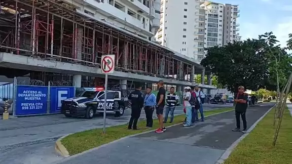 Cabe señalar que al lugar arribaron elementos policiacos para acordonar la zona Cabe señalar que al lugar arribaron elementos policiacos para acordonar la zona