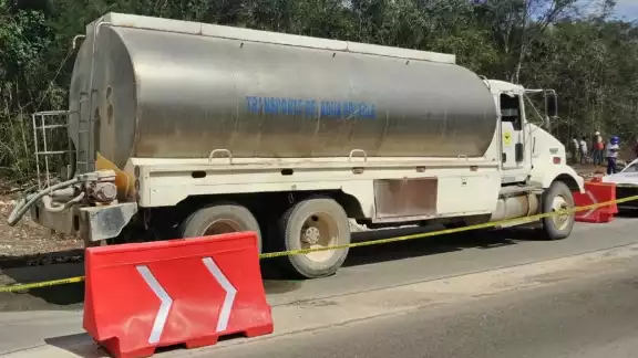El joven de 23 años originario de Izamal, se encontraba laborando como auxiliar vial sobre la Mérida-Cancún