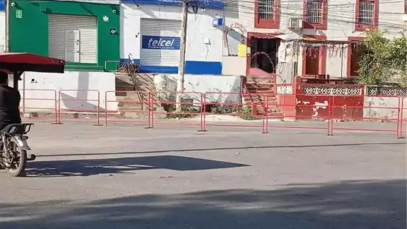 Fue suspendida la instalación del poste en Maxcanú Fue suspendida la instalación del poste en Maxcanú