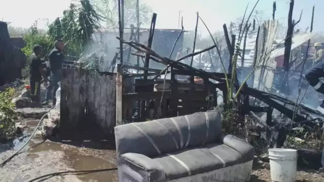 Las víctimas de la conflagración perdieron toda su documentación personal y hasta una moto casi nueva