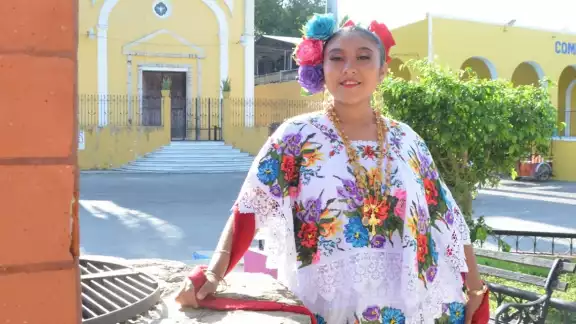 Se coronará a Leysha Antonia Llanes Medrano como embajadora de la fiesta patronal de Holcá