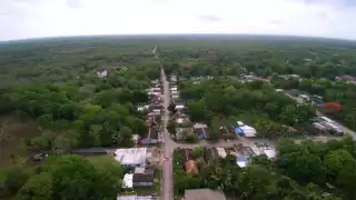El pueblo está enclavado en la zona núcleo de la Reserva de la Biósfera Calakmul, cuya cabecera actualmente es Xpujil