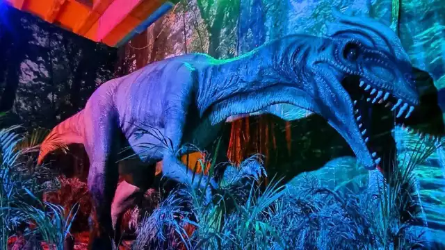 Varias especies de dinosaurios confrman ésta exposición en Mérida