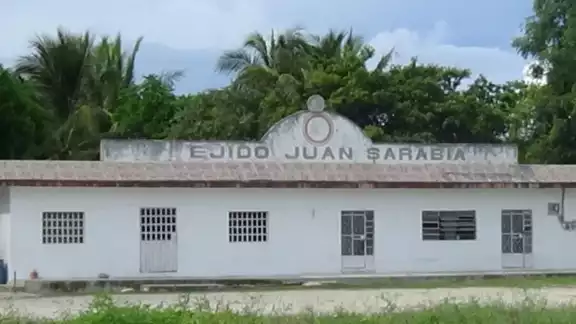 Habitantes dijeron que Lauro Cantú y Marcos Jiménez, Presidente y Presidente electo del Comisariado Ejidal, y Ernesto Haro, exdirigente agrario, quieren manipular a 597 comuneros Habitantes dijeron que Lauro Cantú y Marcos Jiménez, Presidente y Presidente electo del Comisariado Ejidal, y Ernesto Haro, exdirigente agrario, quieren manipular a 597 comuneros