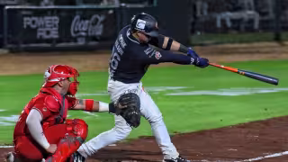 Los Tigres de Quintana Roo a los Diablos Rojos en la Temporada 2023 de la Liga Mexicana de Béisbol