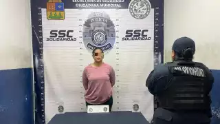 Detienen a veracruzana por resistencia a autoridades en Playa del Carmen