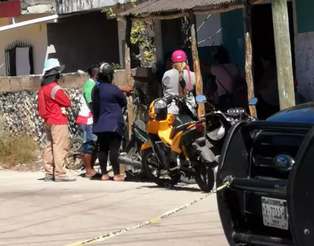 El cuerpo de emergencia llegó a darle los primeros auxilios, pero ya había muerto