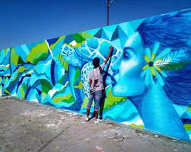 Algunos terminan trabajando en espectáculos para hoteles y antros