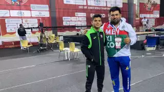 Carrazco Cetz de la mano del entrenador también quintanarroense, Jorge Rodríguez Méndez, levantó 144 kilogramos en su primer intento