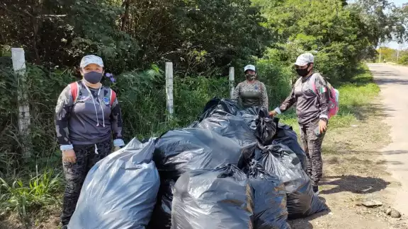 Buscan hacer conciencia entre la población para que dejen de usar los terrenos baldíos como basureros al aire libre Buscan hacer conciencia entre la población para que dejen de usar los terrenos baldíos como basureros al aire libre