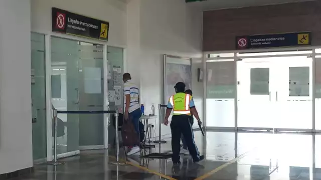 El padre e hijo fueron dejados en libertad, por lo que pudieron continuar con su viaje