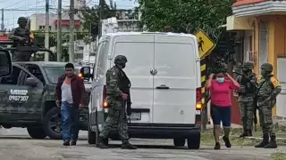 Autoridades bloquearon el paso de la unidad para realizar la revisión de la unidad en Chetumal
