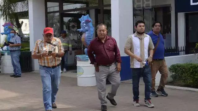 Las críticas de los locatarios van dirigidas particularmente al director de Servicios Básicos y a la administradora del recinto