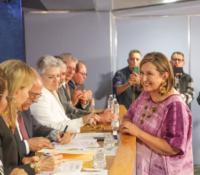 Xóchitl Gálvez se registra como aspirante a candidatura 2024
