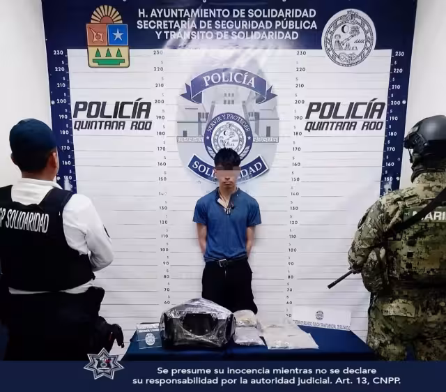 El paquete fue localizado por un can, cerca de un arbusto