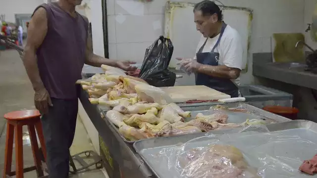 La administradora del mercado, Norma Huicab no les ha dado solución y ha pedido que busquen un proveedor para repararlo.