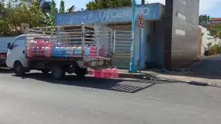 Vehículos de proveedores, sin respetar restricciones viales en Chetumal