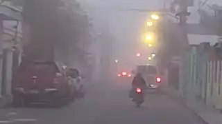 Las calles eran casi intransitables ante la densa neblina que se se registró