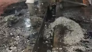 El trabajo se están realizando en horas de la noche para no perjudicar a los locatarios que venden frutas y verduras en el lugar