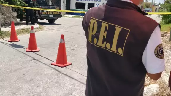 Autoridades se encargan de las investigaciones correspondientes en la colonia El Roble de Mérida