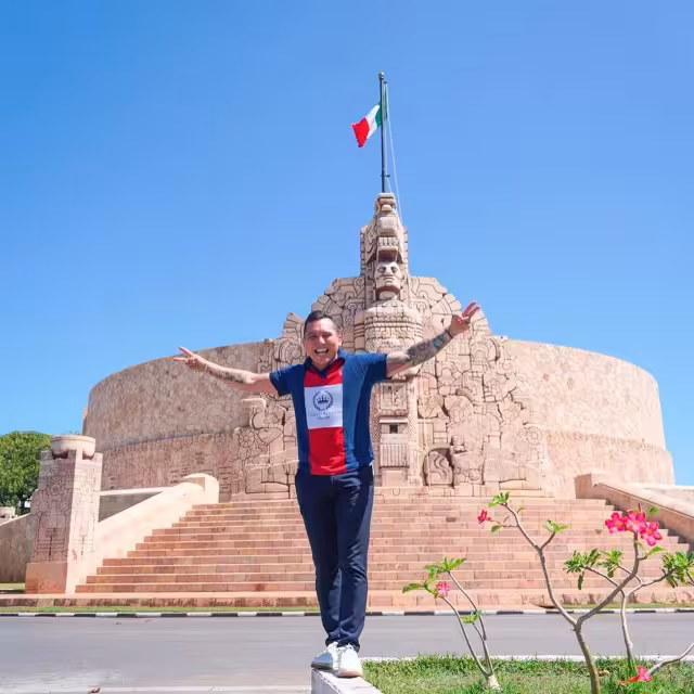 Edwin Luna se mostró muy feliz de estar en Mérida