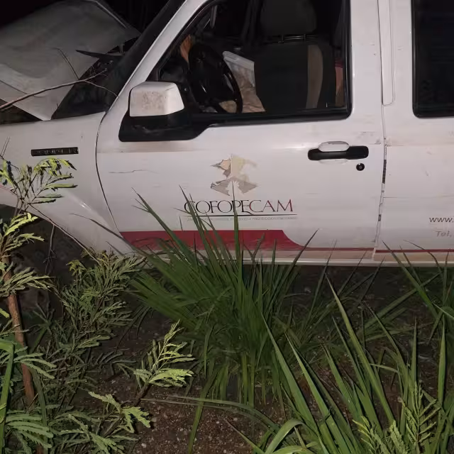 la camioneta quedó destrozada del frente