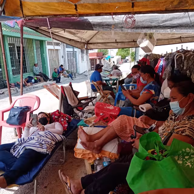 Los burócratas esperan el pago correspondiente a seis quincenas