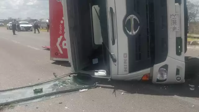 Autoridades se encargaron de dirigir el tránsito de la carretera Mérida-Valladolid