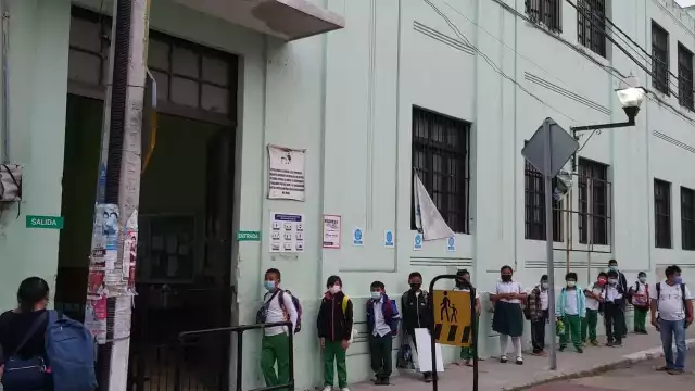 Estudiantes tendrán una semana más de clases