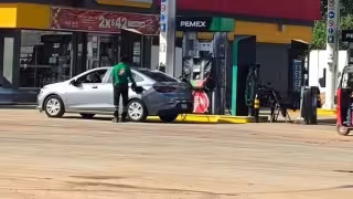 Detienen a sujeto tras presunto asalto con arma blanca en tienda de gasolinera en José María Morelos
