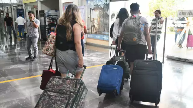 Hay buena afluencia de pasajeros en el aeropuerto de Mérida