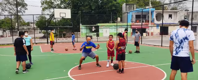 El exseleccionado nacional trabajó con niños y jóvenes.