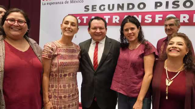 Joaquín Díaz Mena acompaña a la presidenta electa Claudia Sheinbaum