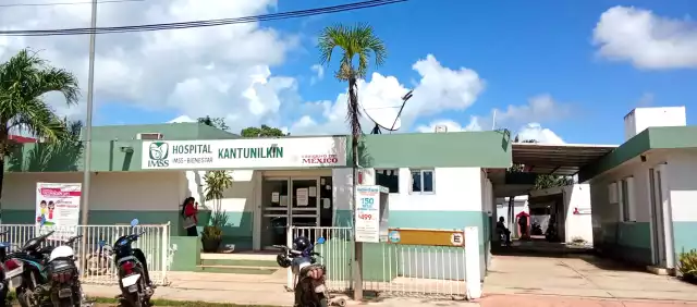 Pacientes dijeron que llegan a las 4:00 horas para conseguir una de 20 fichas que entregan