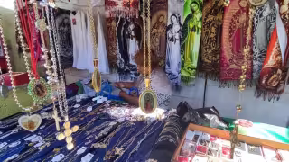 Las medallas de la Virgen de Guadalupe suelen ser las más vendidas