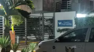 El Semefo arribó a la vivienda donde se halló el cuerpo de una persona que se quitó la vida en Playa del Carmen para trasladarlo a la morgue