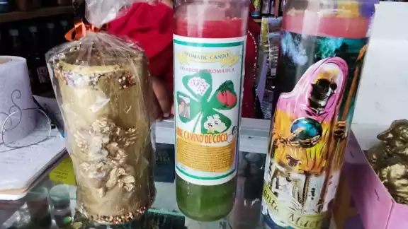 Las creencias de los que adquieren estos productos afirman que son para alejar las malas vibras y que su andar en el próximo Año Nuevo sea fructífero Las creencias de los que adquieren estos productos afirman que son para alejar las malas vibras y que su andar en el próximo Año Nuevo sea fructífero