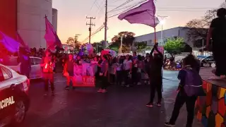 Mujeres en Ciudad del Carmen salieron a las calles a marchar