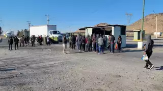 Los migrantes fueron rescatados cuando se encontraban dentro de una camioneta