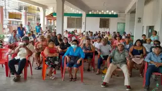 En la sesión anterior, campesinos de Izamal jalonearon al Comisario Ejidal