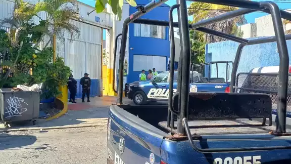 Al lugar arribaron elementos de la Policía Quintana Roo, quienes se encuentran investigando el caso Al lugar arribaron elementos de la Policía Quintana Roo, quienes se encuentran investigando el caso